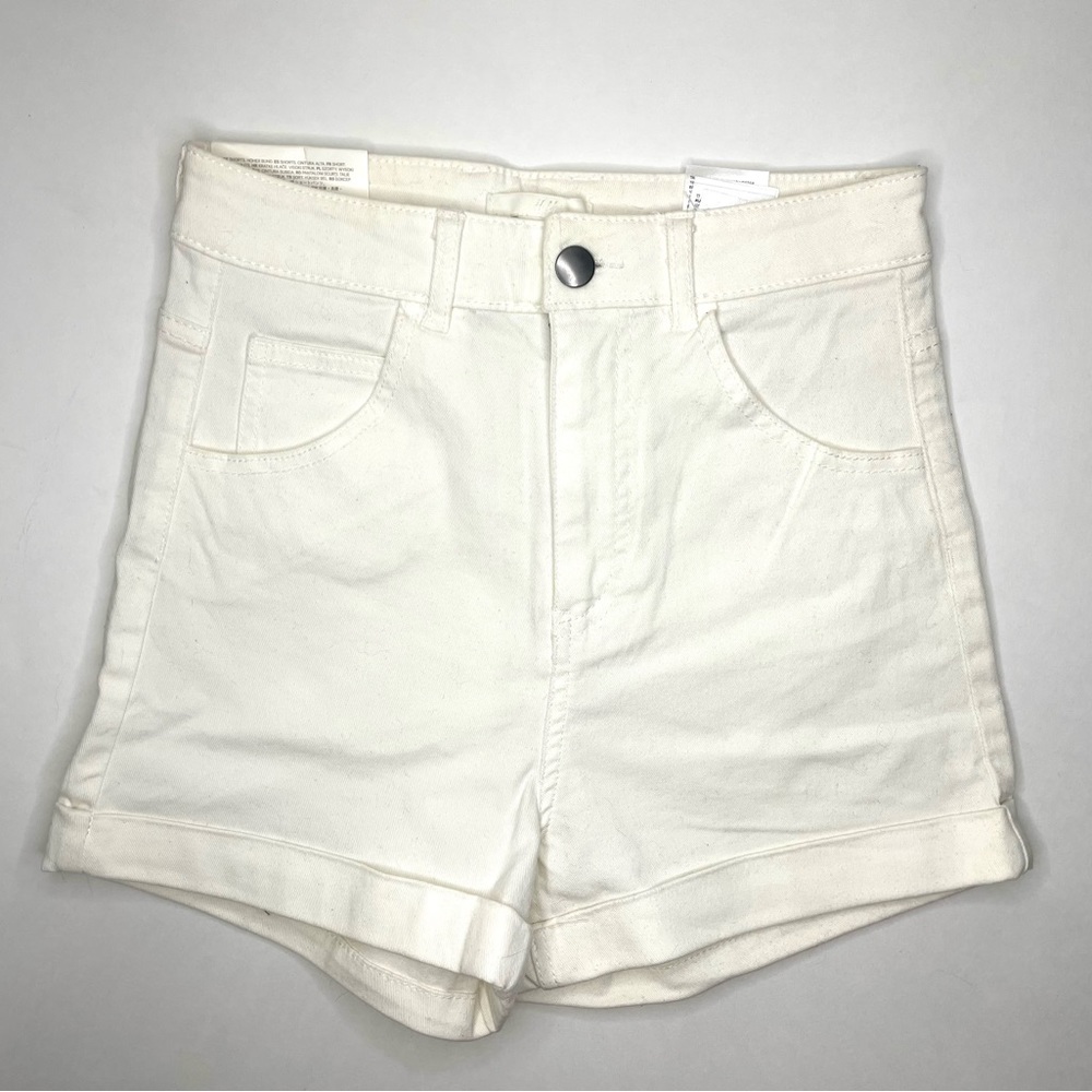NWT H&M High Waisted Off White Denim Shorts Size 4